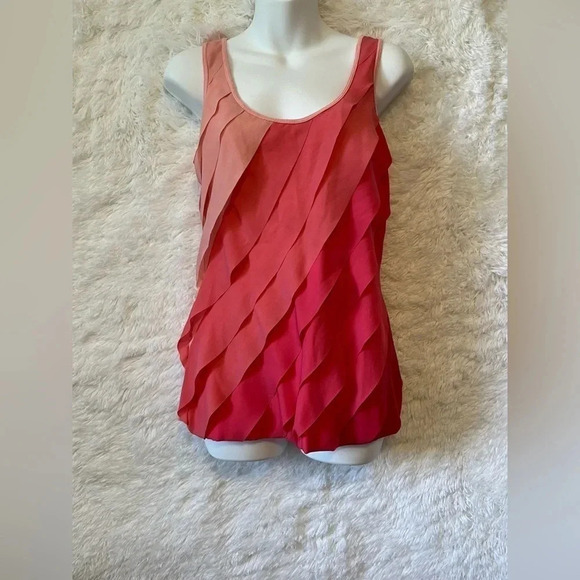 APT 9 FRONT DIAGONAL TIERED RUFFLED SLEEVELESS TOP. SIZE X-SMALL. - Picture 1 of 7